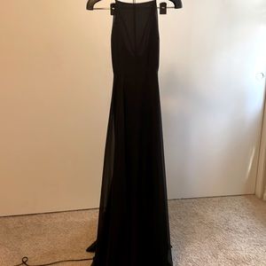 Lulu’s halter top lined long flowing chiffon black dress